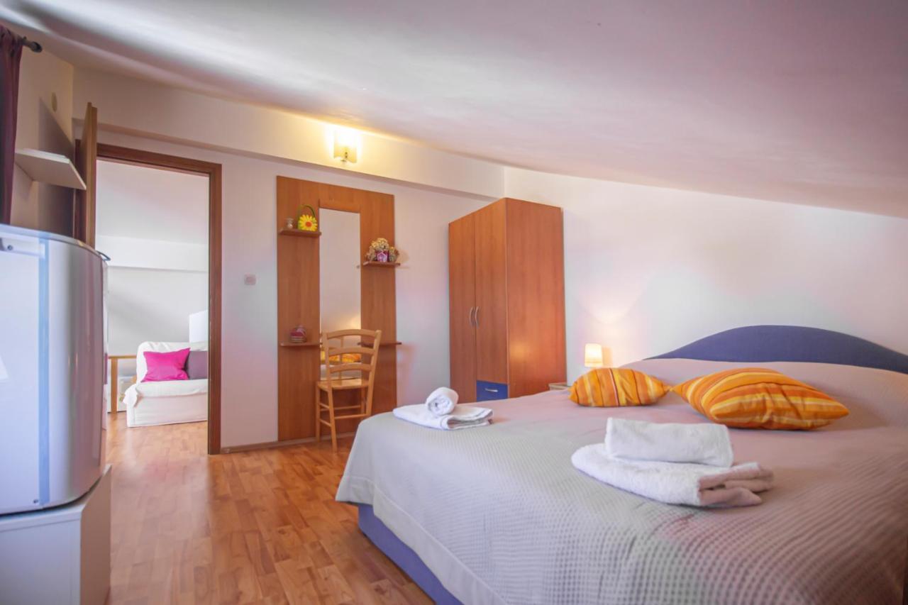 Apartments Branka Makarska Esterno foto