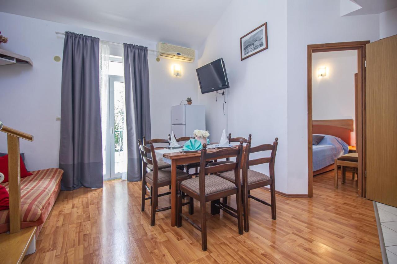 Apartments Branka Makarska Esterno foto