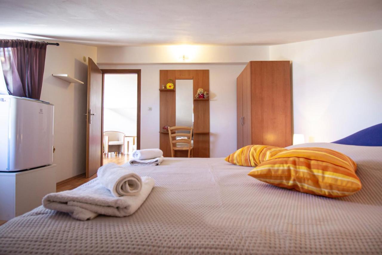 Apartments Branka Makarska Esterno foto