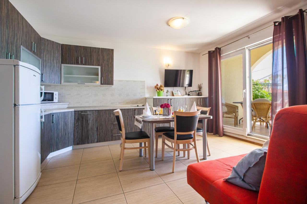Apartments Branka Makarska Esterno foto