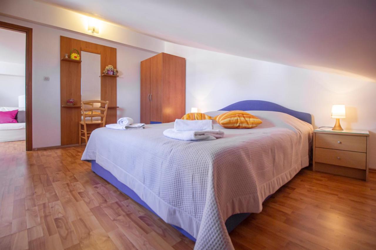 Apartments Branka Makarska Esterno foto