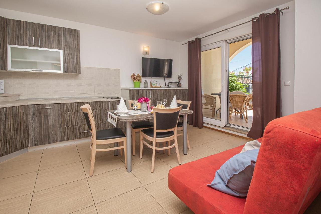 Apartments Branka Makarska Esterno foto